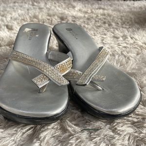 White mountain, sandals, size 8, silver, bling